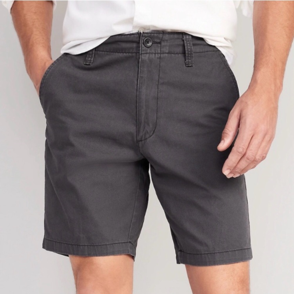 Old Navy lived in cotton chino Men's Charcoal Shorts size 28